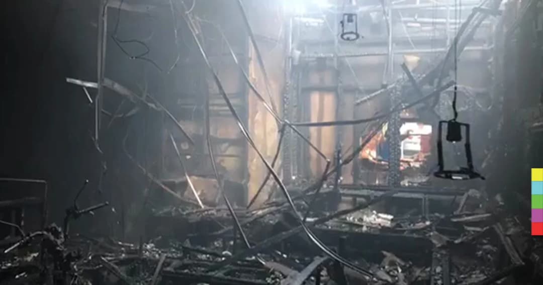 ไฟไหม้วอดห้องคาราโอเกะ ย่านทองหล่อ เจ็บ 2 ราย