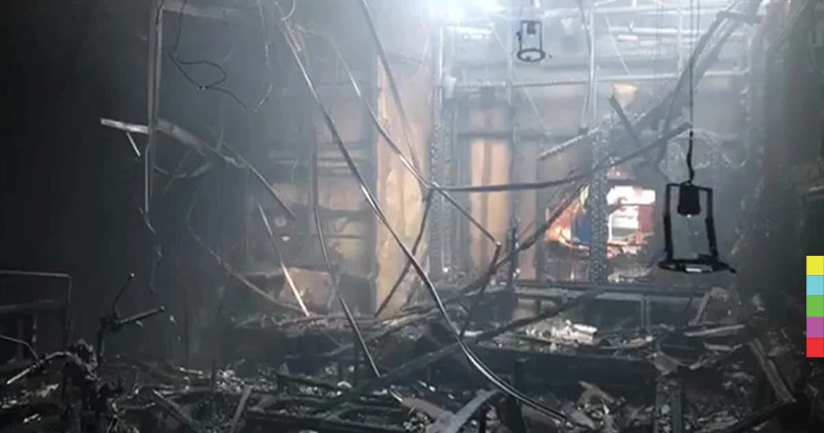 ไฟไหม้วอดห้องคาราโอเกะ ย่านทองหล่อ เจ็บ 2 ราย