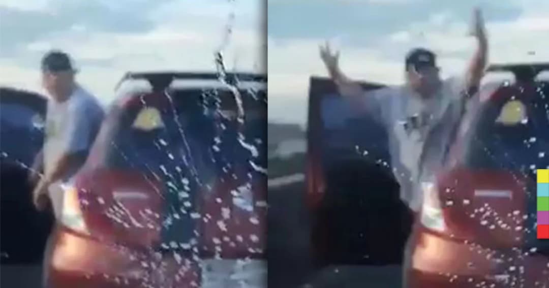 เผยคลิปหนุ่มอารมณ์ร้อน ด่ากราด ชูนิ้วกลาง – ปาขวดน้ำใส่รถคู่กรณี