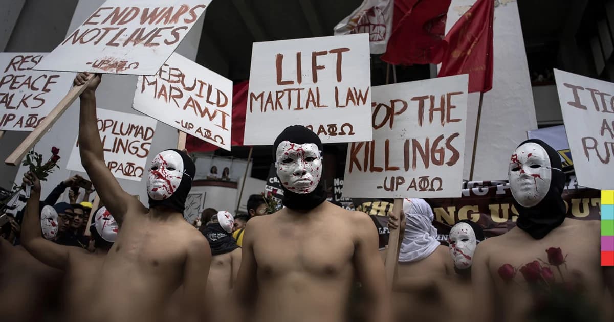 นศ.วิ่งเปลือยกายประท้วงการกระทำของ ปธน.ดูแตร์เต