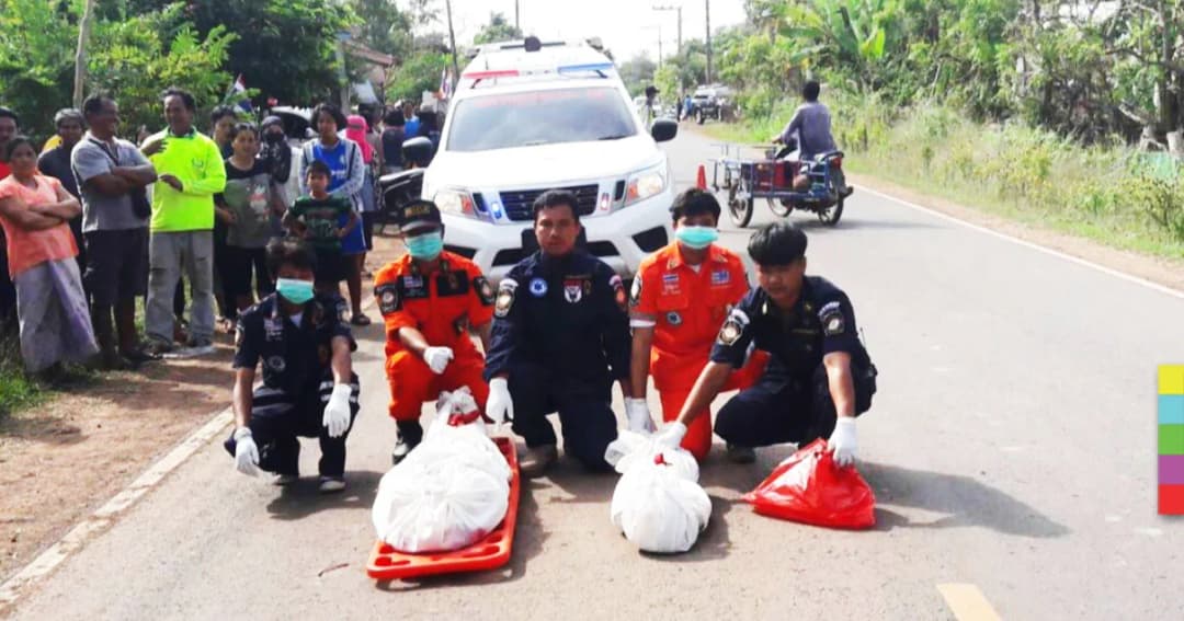 น้าขับ จยย.พาหลานวัย 10 ขวบเเละ 1 ขวบ ไปหาหมอ ถูกรถพ่วงชน ดับ 2 สาหัส 1