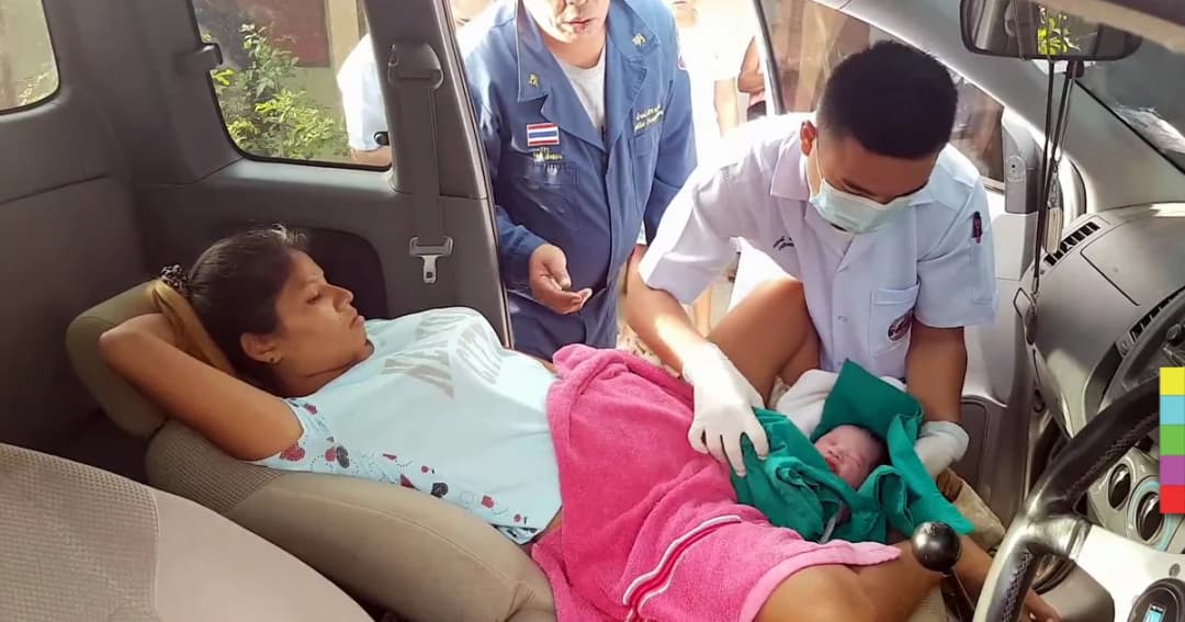 แพทย์ทหารเรือร่วมกู้ภัยสัตหีบช่วยชีวิต ทำคลอดบนรถอย่างปลอดภัย