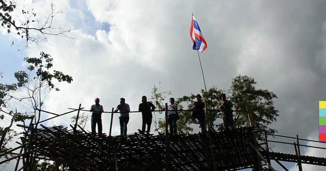 น่าไป ! สะพานไม้ไผ่สกายวอล์คผาฮี้ ชมทะเลหมอกเชียงราย