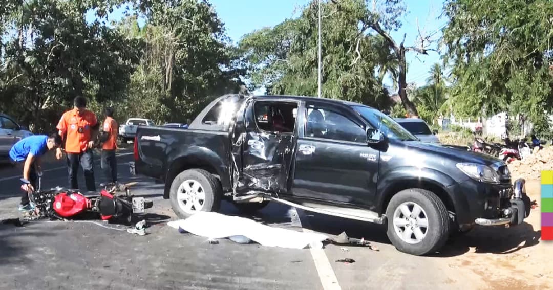 หนุ่มเก็บดอกเบี้ยเงินกู้รายวัน ควบบิ๊กไบค์ชนกระบะกลับรถกระชั้นชิด ดับคาที่