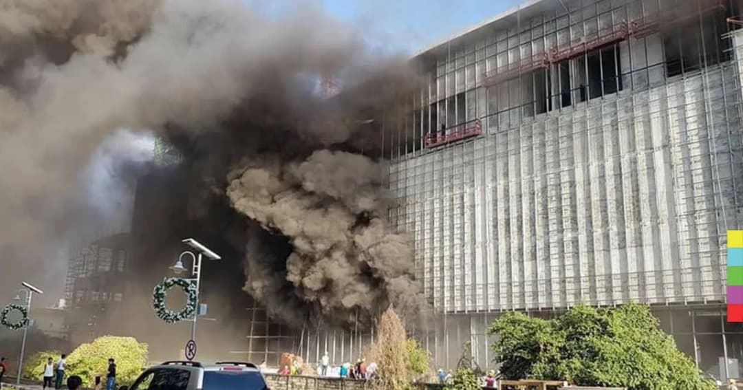 เพลิงไหม้ “เวิลด์เทรดเซ็นเตอร์” กลางนครหลวงเวียงจันทน์ สปป.ลาว