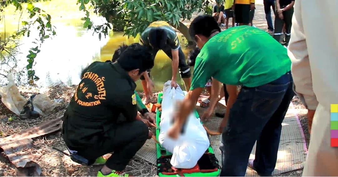 หญิงชาวบางระจัน วัย 61 ปี ไปอุดท่อระบาย กั้นน้ำเข้านา ญาติออกตามหา ก่อนพบกลายเป็นศพ
