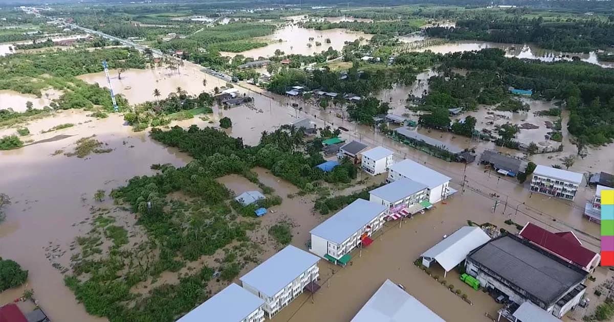 ยังหนัก ! น้ำป่าทะลักท่วมเขตเทศบาลนครศรีฯ รพ. เตรียมขนย้ายผู้ป่วยหนีน้ำ