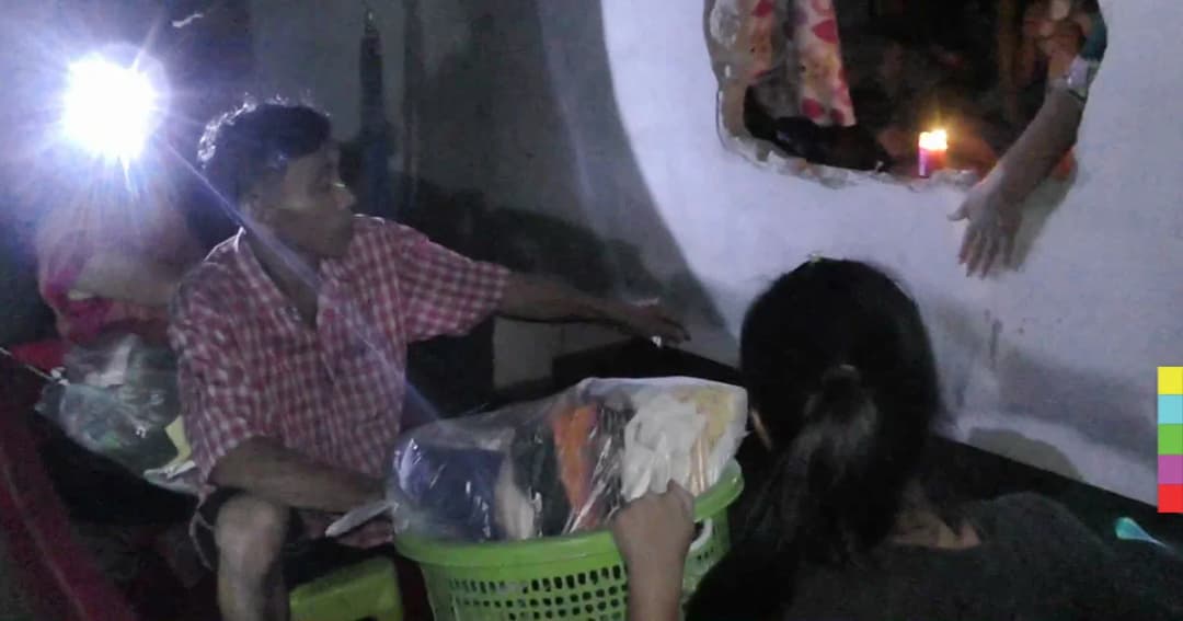 ตรังน้ำท่วมสูง ! ชาวบ้านไม่มีไฟ-ห้องน้ำใช้ วอนรัฐช่วยเหลือ