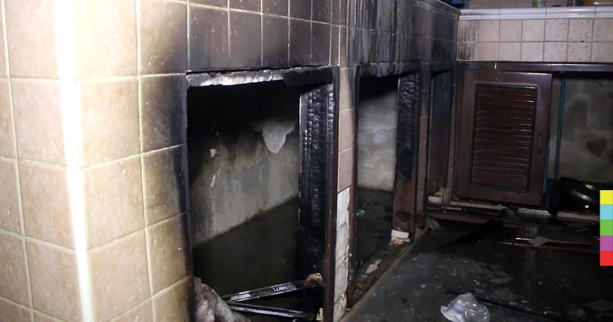 อุทาหรณ์ ! ไฟลุกไหม้เตา เหตุลืมปิดแก๊ส จนท.เร่งดับทัน