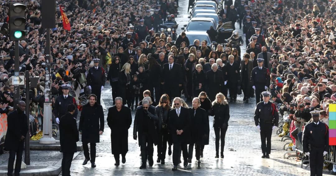 ปชช.กว่าแสนคนแห่ร่วมไว้อาลัย “เอลวิสแห่งฝรั่งเศส” เป็นครั้งสุดท้าย