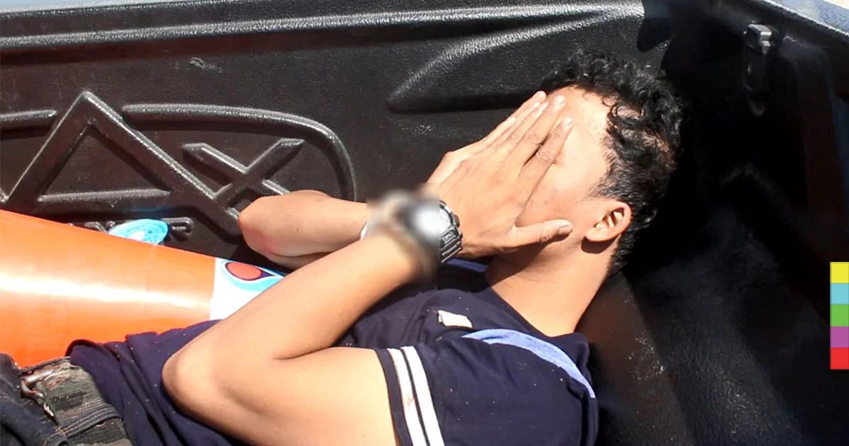 ทำทีขอดูสร้อยทองหนัก 2 บาท ในร้านทอง เเล้วฉกหนี ! ตร.ตามรวบได้ในป่าข้างทาง