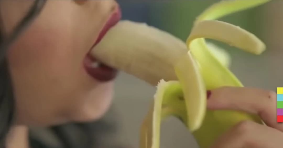 จำคุก 2 ปี นักร้องสาวอียิปต์ เหตุมีฉากกินกล้วยใน MV