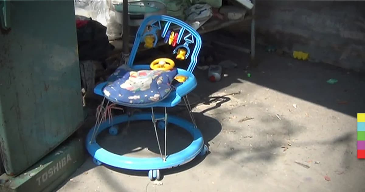 แม่เครียดจัด! ใช้มีดแทงลูก 8 เดือนและ 9 ขวบ เจ็บปางตาย