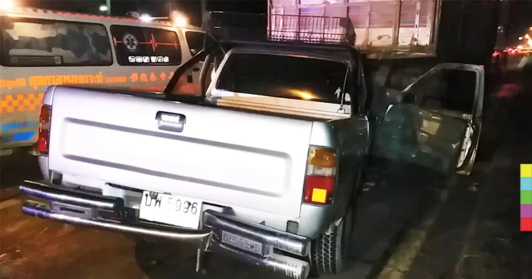 หนุ่มใหญ่ขับกระบะ ชนท้ายรถพ่วง ดับคาที่ ! เผยมีการซ่อมถนน เเต่ไม่ติดสัญญาณเตือน