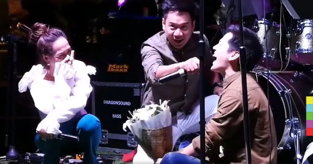 ‘เต้ย ธโนทัย’ เซอร์ไพร์ส คุกเข่าขอ ‘ซาร่า’ แต่งงาน หลังคบมาราธอน 11 ปี