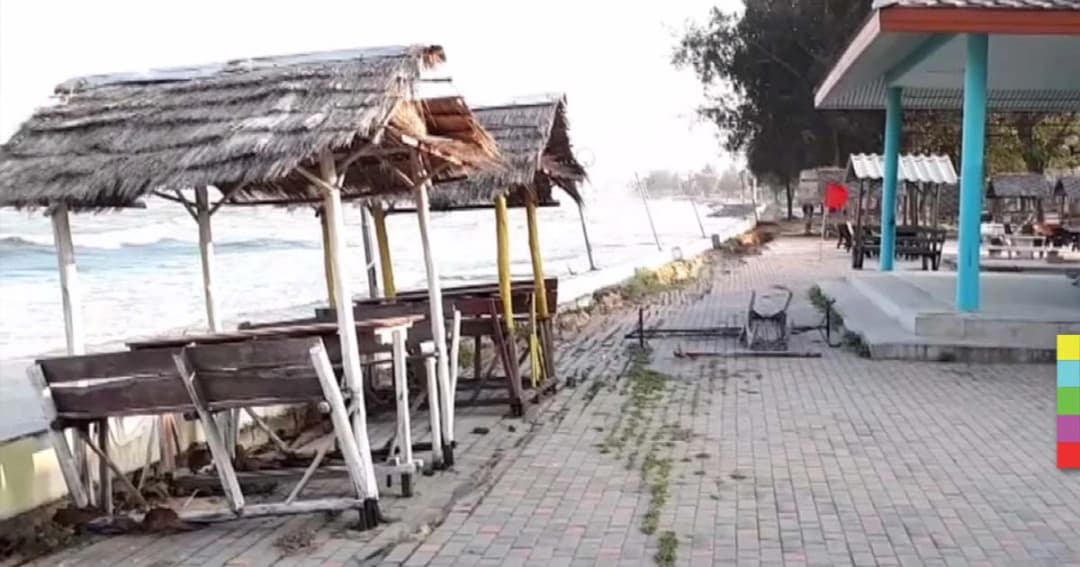 จนท.เตือนอ่าวไทยมีคลื่นลมแรง แนะร้านอาหารริมหาดควรหยุดให้บริการชั่วคราว