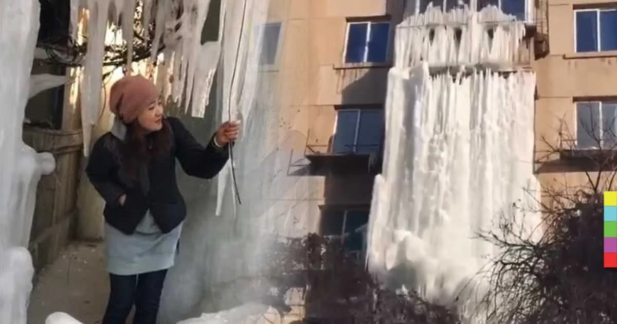 ตะลึง! จีนหนาวสุดขั่ว จนสายน้ำกลายเป็น “น้ำตกน้ำแข็ง” สูงกว่า 10 เมตร