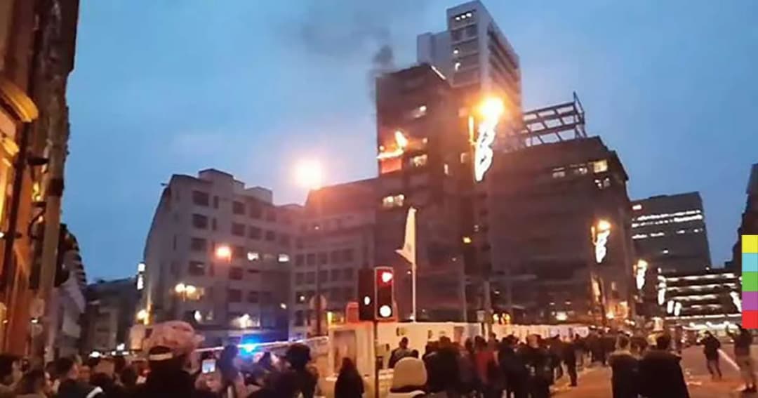 ไฟไหม้อพาร์ตเมนต์ในเมืองแมนเชสเตอร์ แต่ไม่ยันตัวเลขบาดเจ็บ-เสียชีวิต