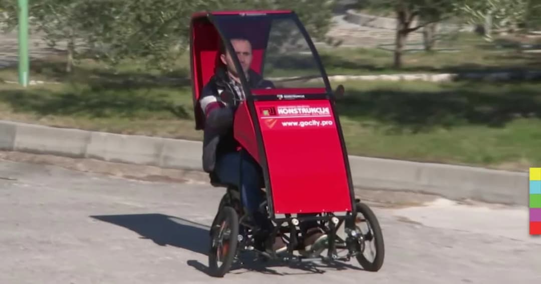 วิศวกรบอสเนียสร้างรถพับเก็บได้ แก้ปัญหาที่จอดรถตามเมืองใหญ่