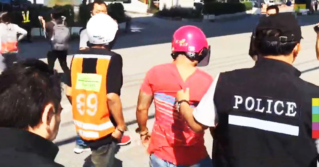 ตำรวจคุม 2 วิน จยย. โขกค่าโดยสารโหด ทำแผนประกอบคำรับสารภาพ