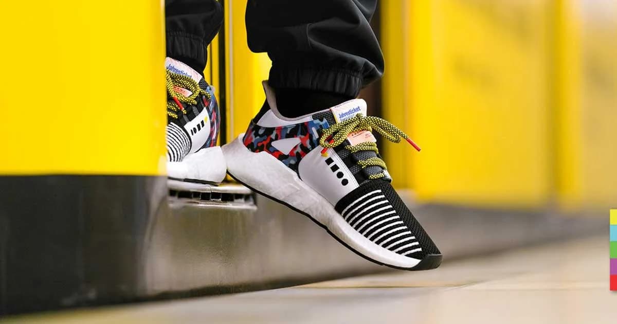 Adidas รุ่นฉลอง 90 ปี รถไฟใต้ดินเบอร์ลิน แถมตั๋วรายปี