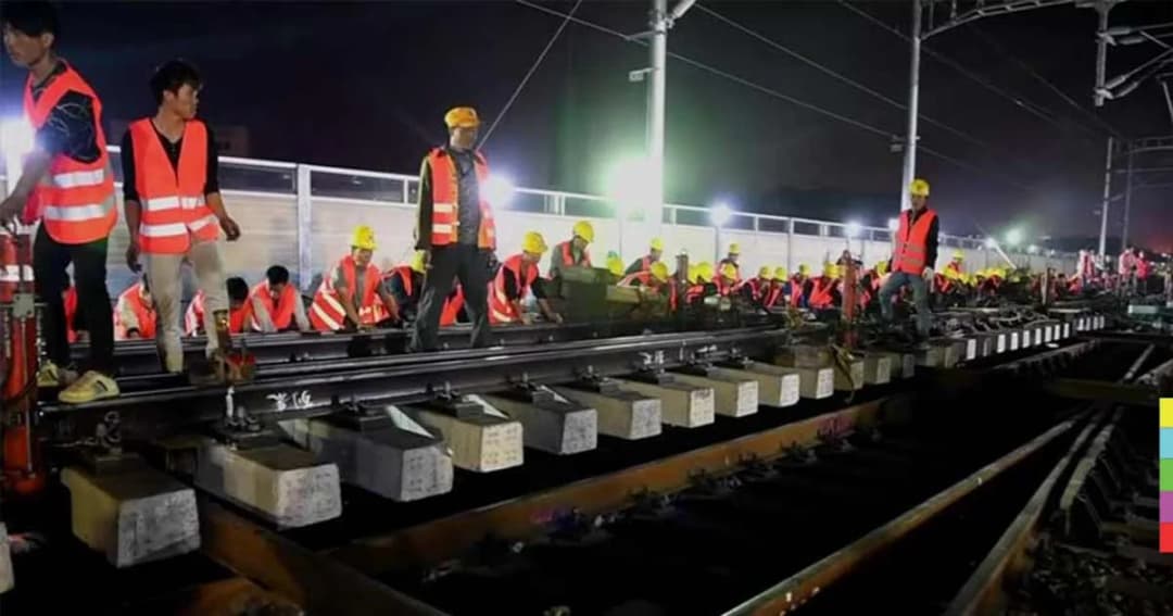 ตะลึง ! คนงานจีน 1,500 คน สร้างทางรถไฟสำเร็จ ในเวลา 9 ชม.