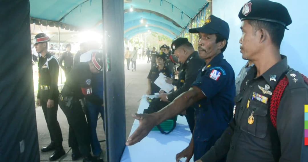 จนท.ตรวจเข้ม ! เวที ค.1 โครงการสร้างโรงไฟฟ้าถ่านหิน ‘กระบี่’