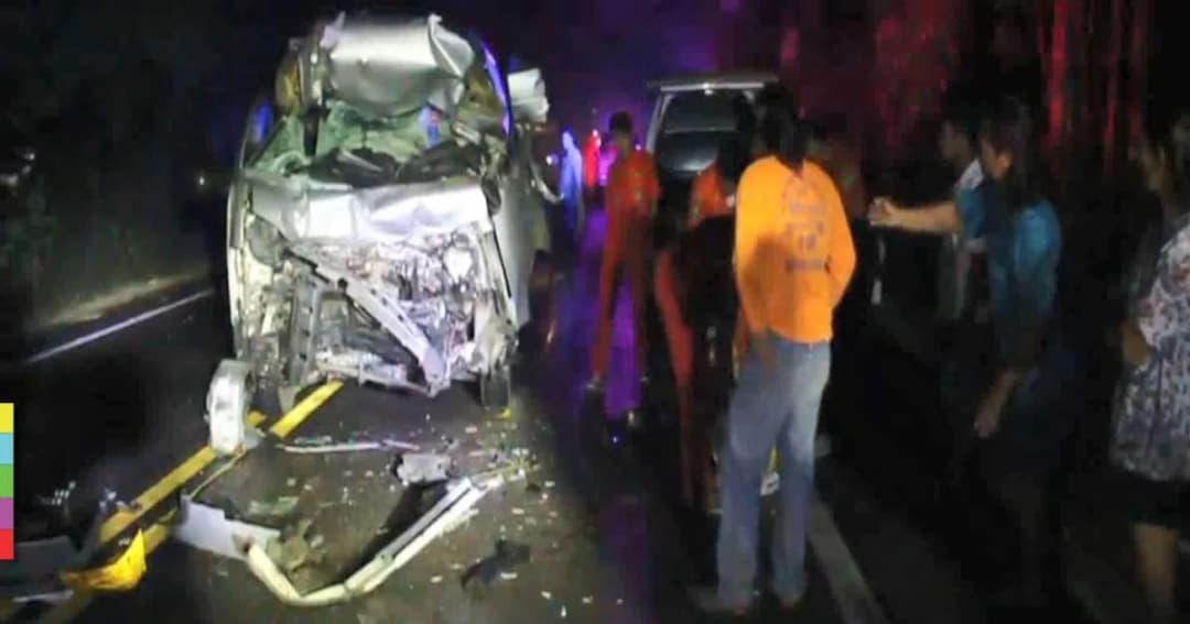 รถตู้แรงงานต่างด้าว พุ่งชนท้ายสิบล้อ ดับ 1 สาหัส 5