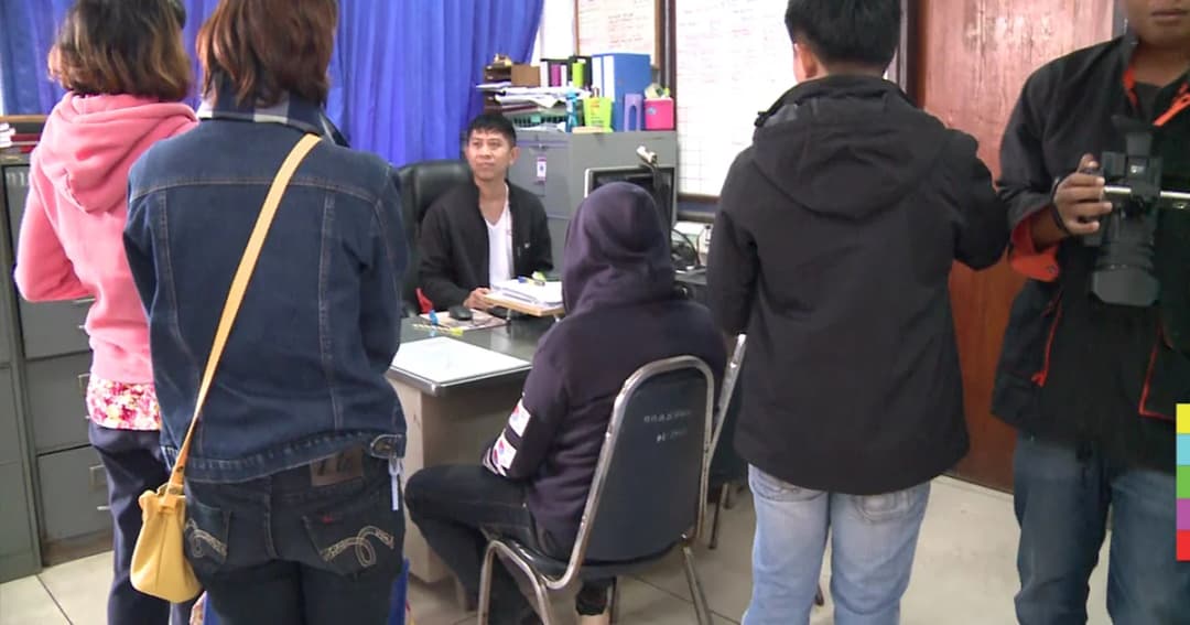 แม่ ด.ช. ม.3 แจ้งความกลับ ด.ญ. ข่มขืนลูกชายตนเอง