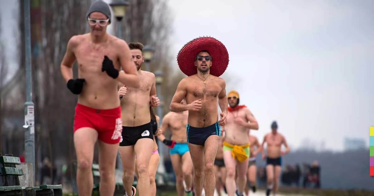 ชาวเซอร์เบียใส่แค่ชุดชั้นใน วิ่งท้าอากาศหนาว 5 องศา