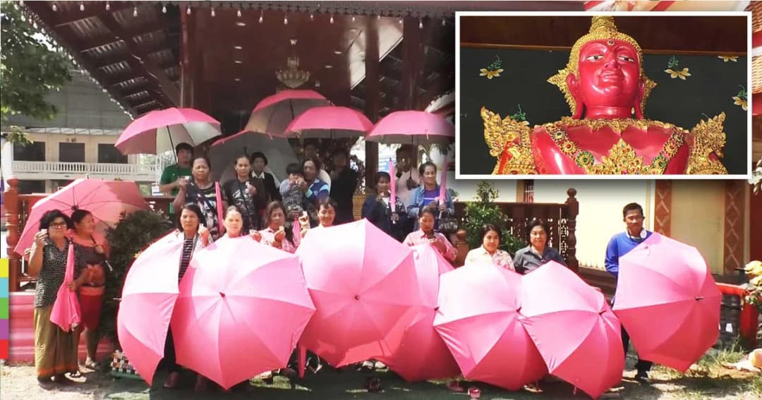 ชาวบ้านแห่สักการะ ‘หลวงพ่อสีชมพู’ ช่วงเดือนแห่งความรัก