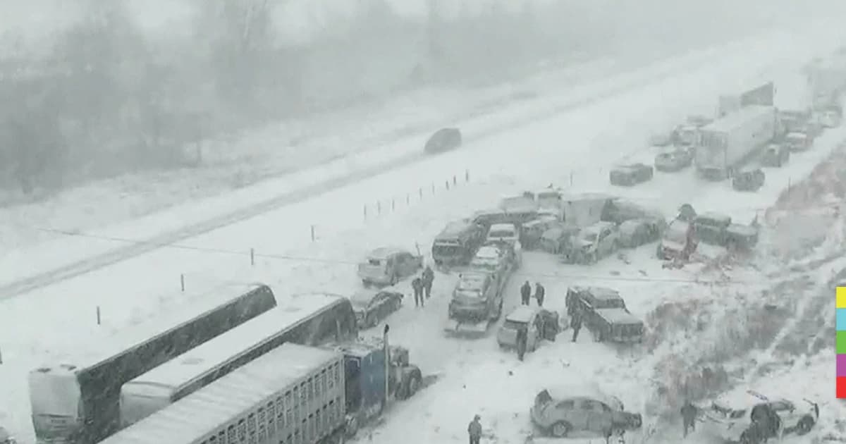 หิมะตกหนักทำรถชนกัน 70 คันรวด บนทางหลวงในสหรัฐฯ