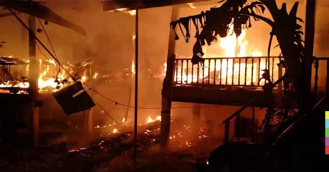 ระทึกรับอรุณ ! ไฟไหม้กุฏิ ‘วัดเสื่อ’ พระอารามหลวงกรุงเก่า วอด 4 หลัง