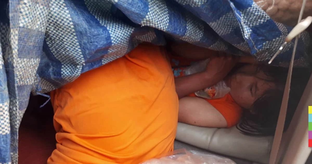 รวบสาวใหญ่ขนแรงงานต่างด้าว ใช้ผ้าใบคลุมซ่อนเร้นหวังตบตาตำรวจ