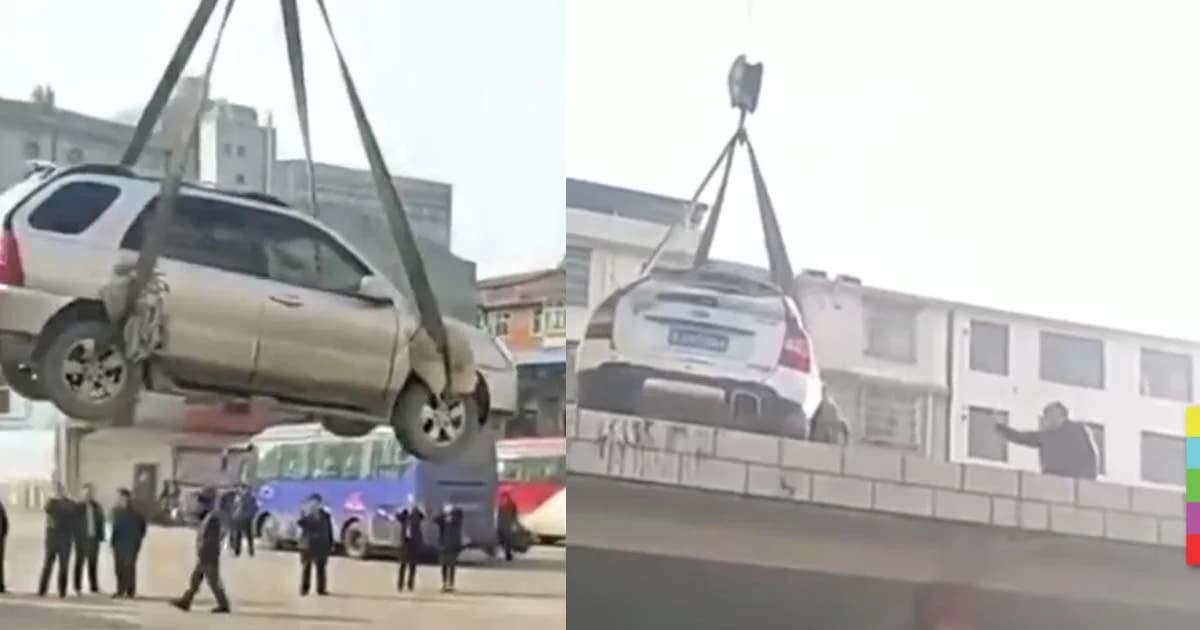 จีนแก้เผ็ดพวกชอบจอดรถขวางทาง ยกขึ้นหลังคาให้หาทางเอาลงเอง