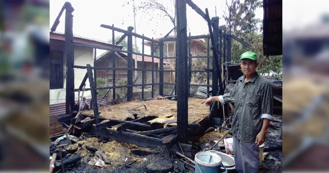 สุดเศร้า ไฟปริศนาไหม้ฉางข้าววอดทั้งหลัง ลุงกลับมาเห็นแทบทรุด