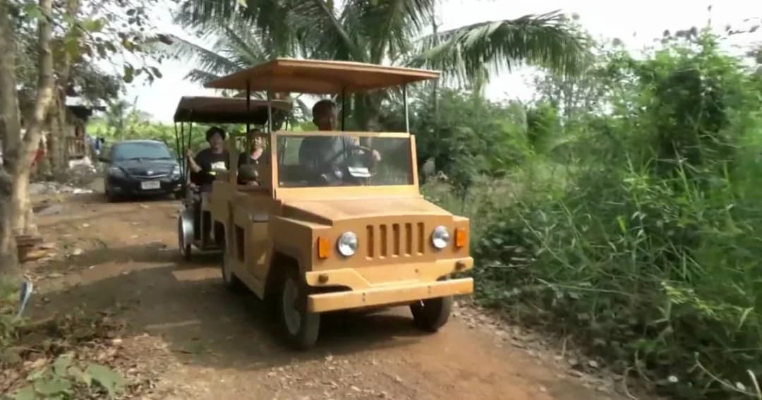 สุดเจ๋ง รถจี๊ปทำจากไม้ ขับเคลื่อนด้วยพลังเครื่องสูบน้ำ