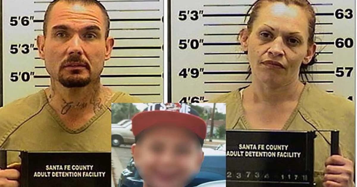 สหรัฐฯ จับพ่อเลี้ยงโหด ให้ลูกนอนบ้านหมา ข่มขืน-ทุบตีจนตาย