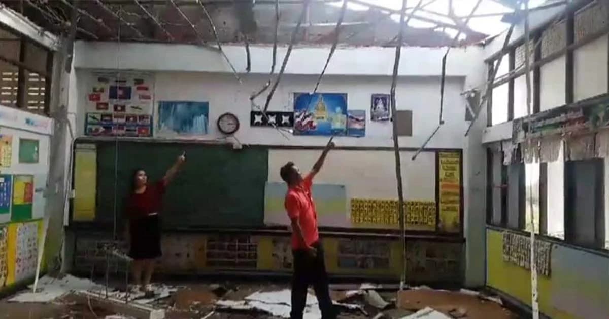 อีสานอ่วม ! หลายจังหวัดพายุพัดถล่มหนัก บ้านเรือนพังเสียหาย