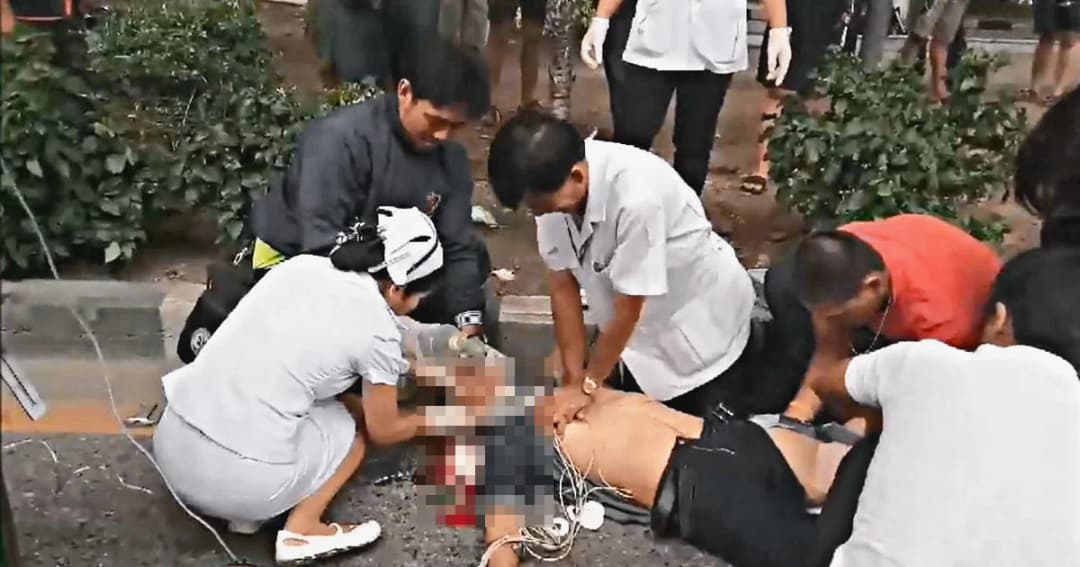 ลุงวัย 61 ปี ข้ามถนนหน้า รพ. ! ถูกเก๋งชนดับ หลังมาเยี่ยมเมียที่ป่วย