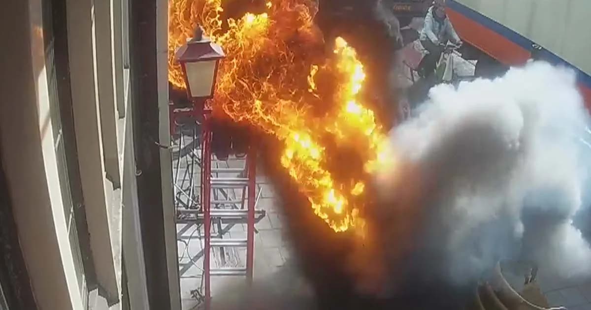 ‘เนเธอร์แลนด์’ ไฟปริศนาพุ่งทะลุพื้น ลวกคนงานเจ็บ 2