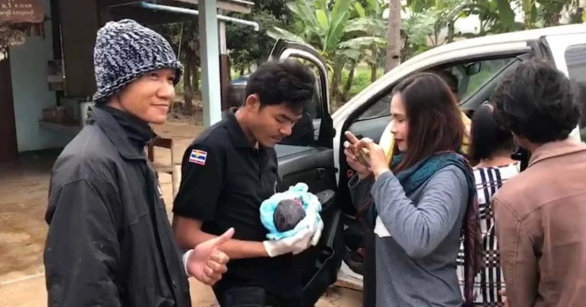 หัวหน้าวิเชียร -จนท.ป่าไม้ ทำคลอดเด็กหญิง กลางทางก่อนไปพบตำรวจ