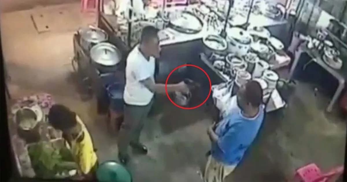 วิจารณ์สนั่น ! ชายแต่งกายคล้ายตำรวจ ชักปืนขู่คนขับสิบล้อในร้านโจ๊ก