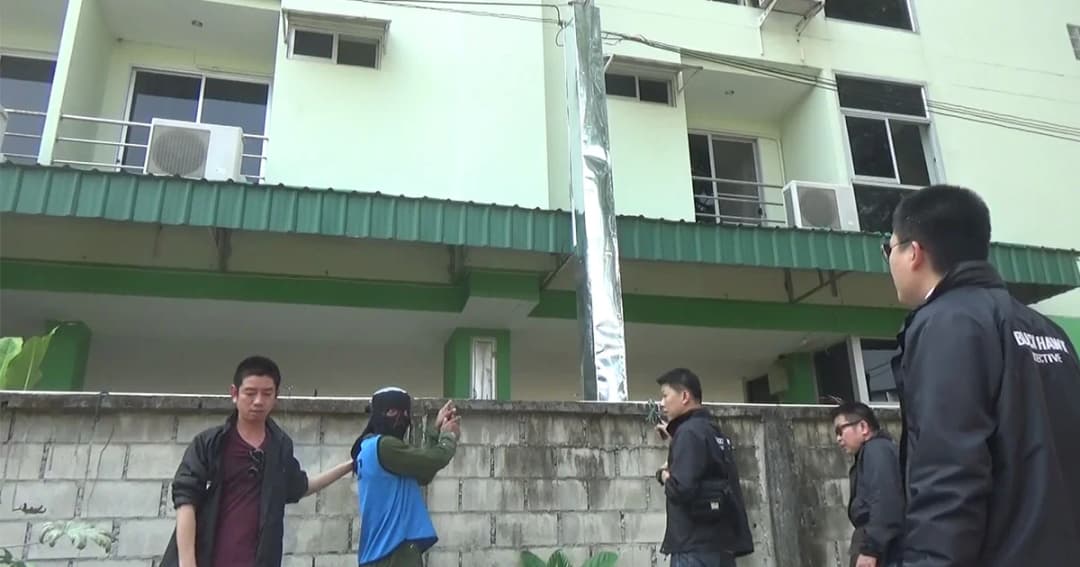 โจรใจเด็ด! รูดเสาไฟฟ้าแรงสูงหลบหนี หลังบุกลักทรัพย์ทำร้าย นทท.ต่างชาติ