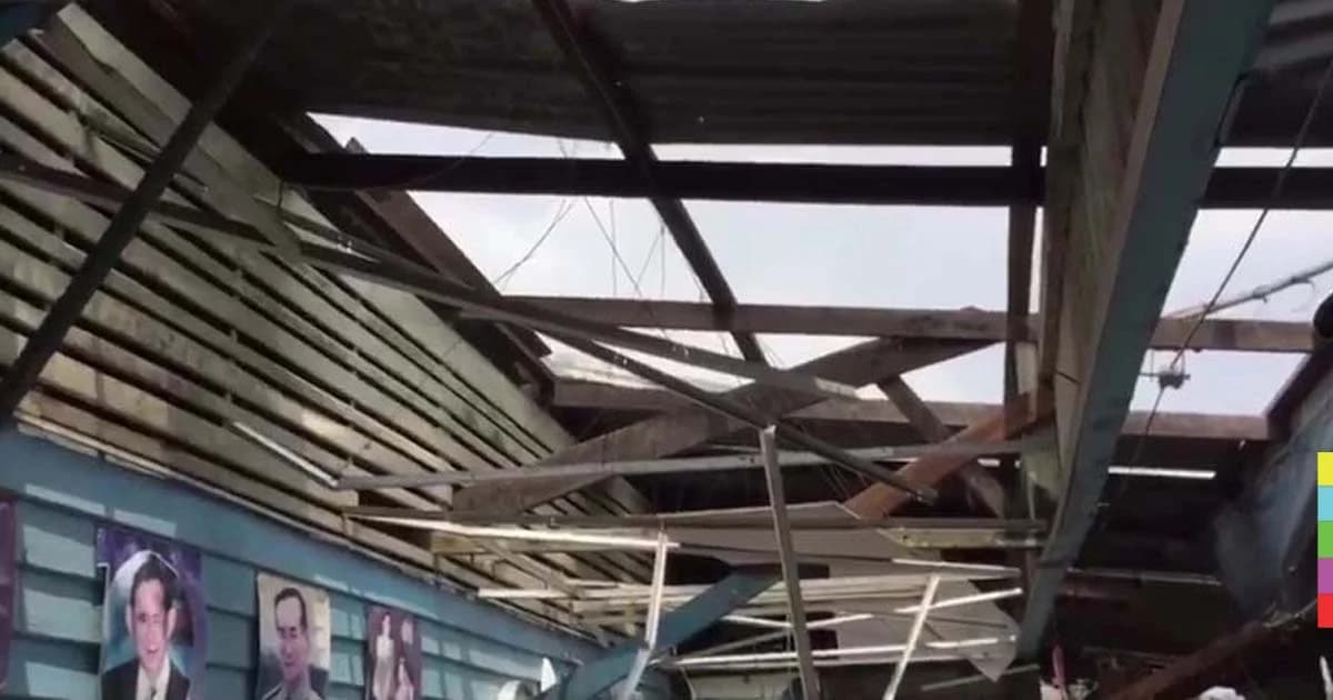 บางพระอ่วม ! พายุงวงช้างพัดถล่ม พังกว่า 20 หลังคาเรือน