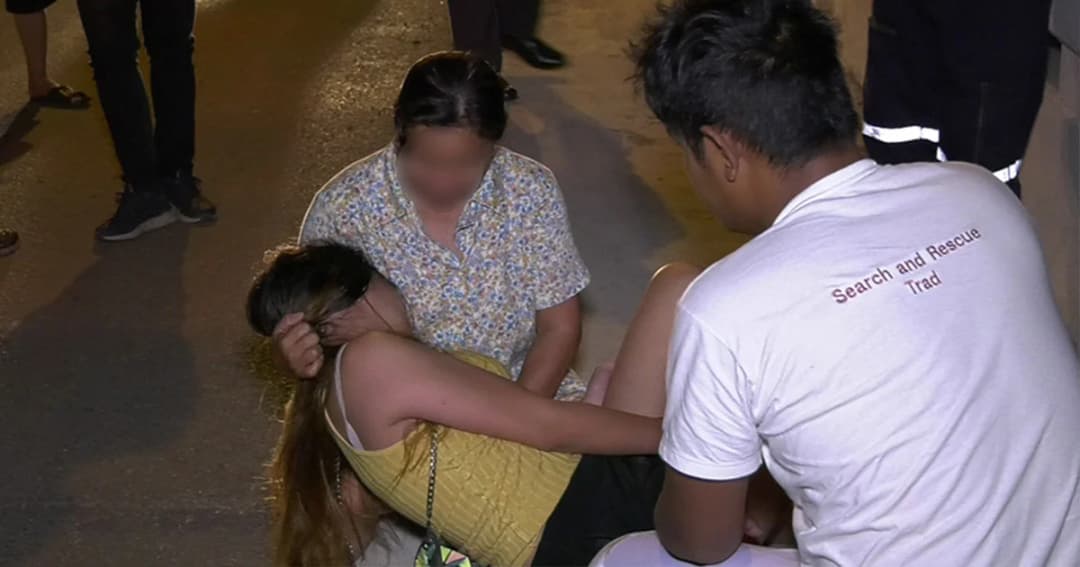 แม่ร้องไห้โฮ ! เข้าช่วยลูกคิดสั้นกระโดดสะพานแม่น้ำตราด