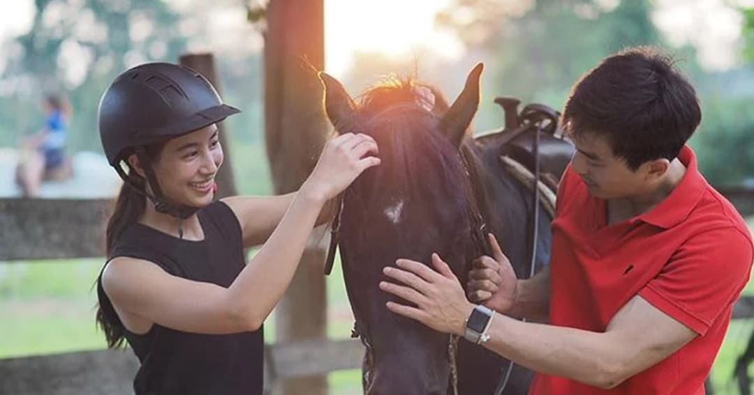 นึกว่าพรีเวดดิ้ง! “มิ้นต์ – ภูผา” กับโมเม้นต์สุดโรแมนติกกลางเขาใหญ่