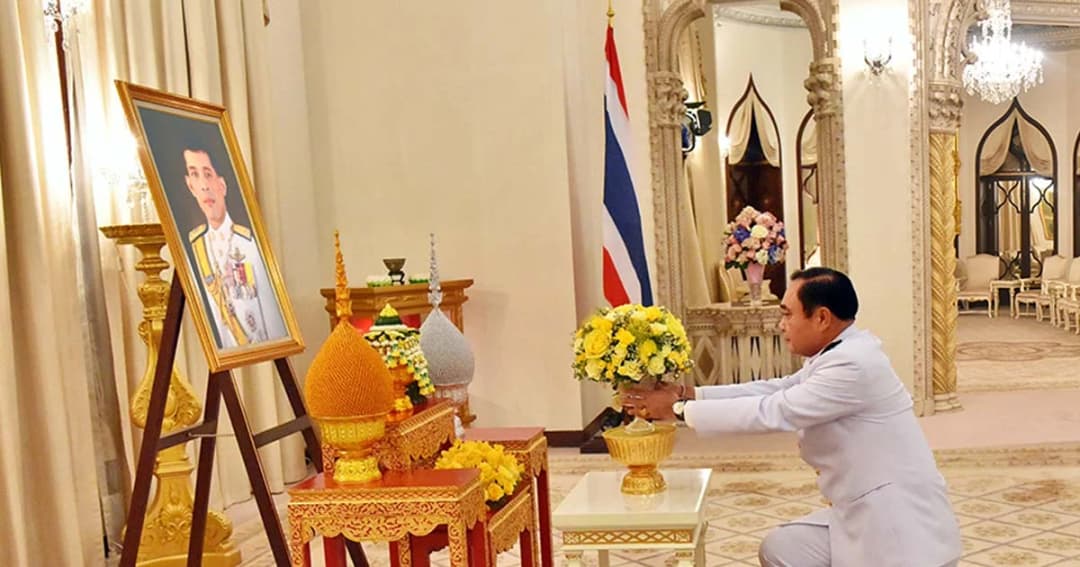 ร.10 พระราชทานแจกันดอกไม้ เนื่องในวันคล้ายวันเกิด พล.อ.ประยุทธ์