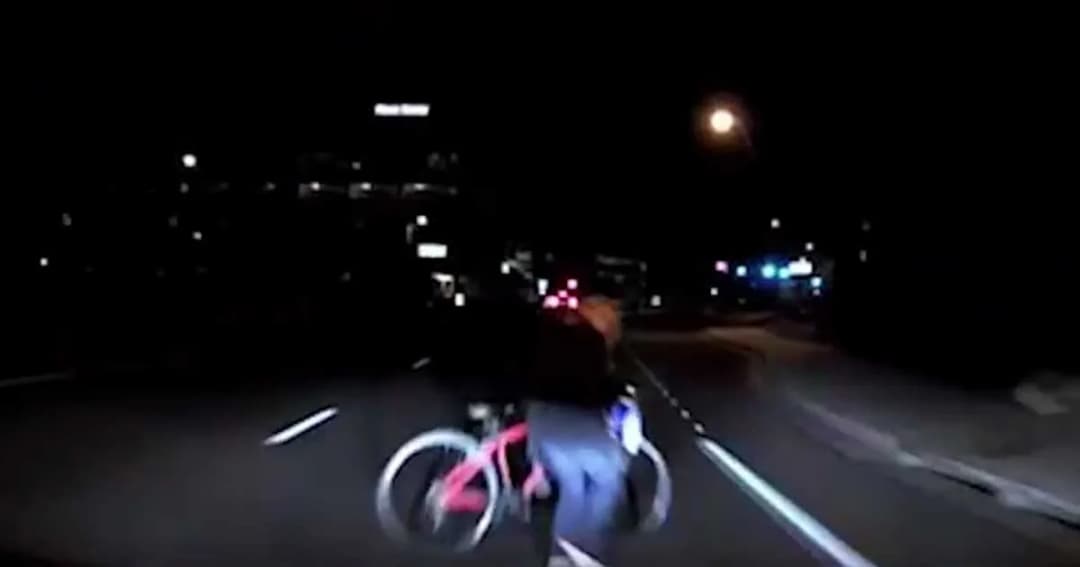 เผยคลิป รถยนต์ไร้คนขับของอูเบอร์ชนคนเสียชีวิต ขณะข้ามถนนในสหรัฐฯ