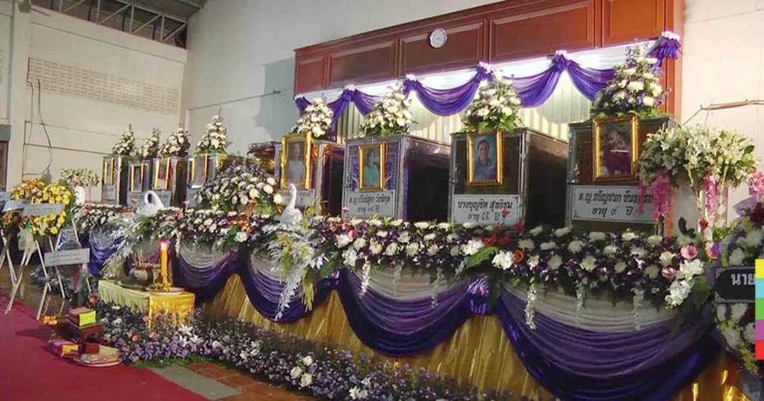 สุดโศก ! สวดคืนแรก “เหยื่อทัวร์ 18 ศพ”